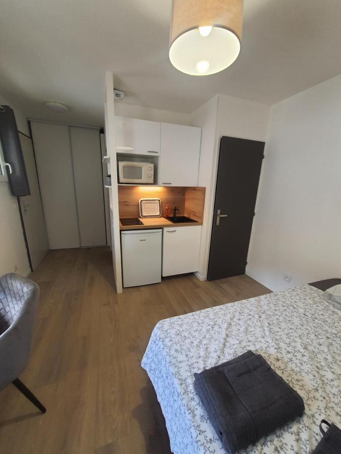 Studio Au Calme Espace Exterieur Parking Gratuit Dans La Rue เกรอน็อบล์ ภายนอก รูปภาพ